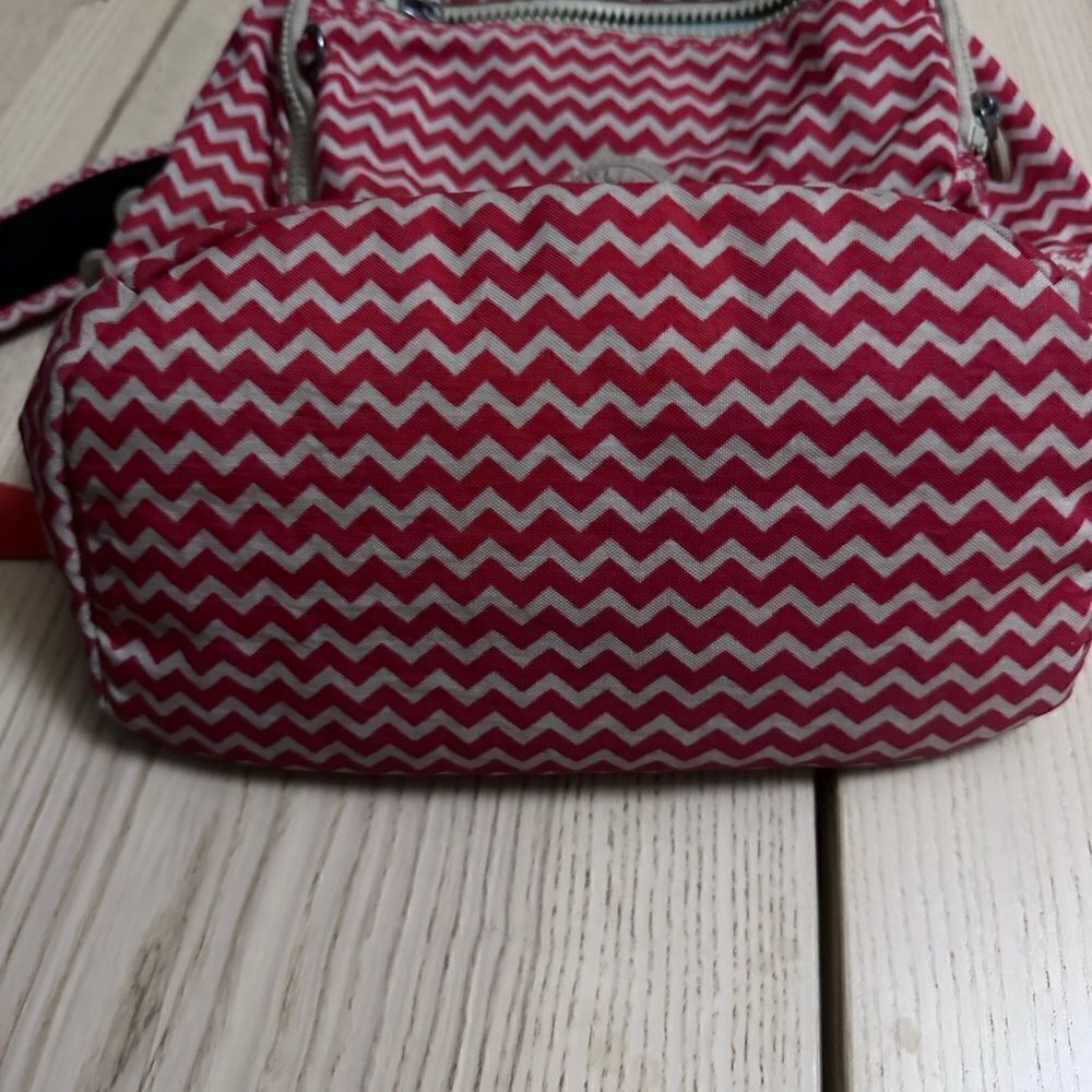 Kipling Seoul Small Backpack red and white zig zag pattern - OS - Picture 10 of 10